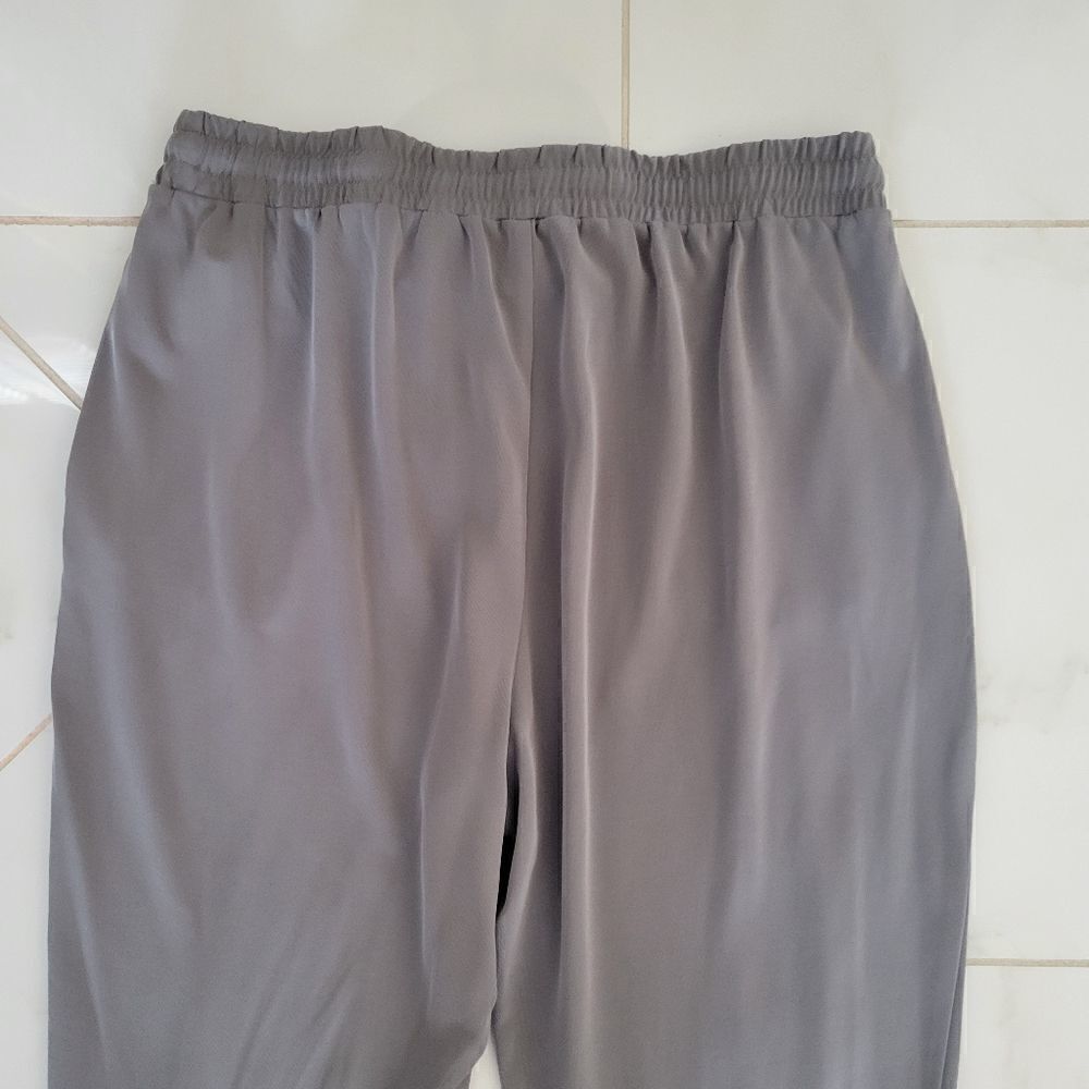 SPLENDID Grey Silky Jogger Pants M - Picture 7 of 8